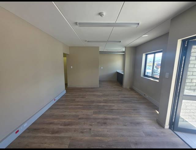 507M² WAREHOUSE TO LET IN FIRGROVE INDUSTRIAL ESTATE